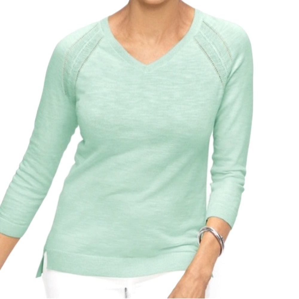 Talbots Raglan High-Low V-Neck Sweater. Mint green. NWT! 3/4 sleeves. Women’s M